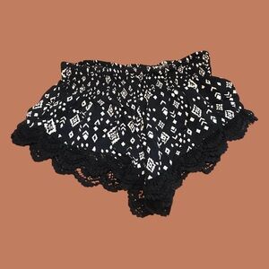 Forever 21 shorts with lace trim